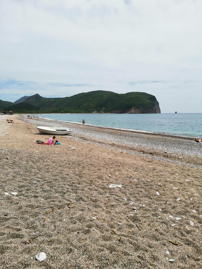 Guest House Radulovic Petrovac Exterior foto