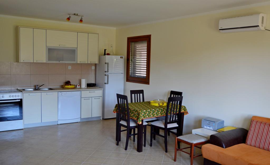 Guest House Radulovic Petrovac Exterior foto