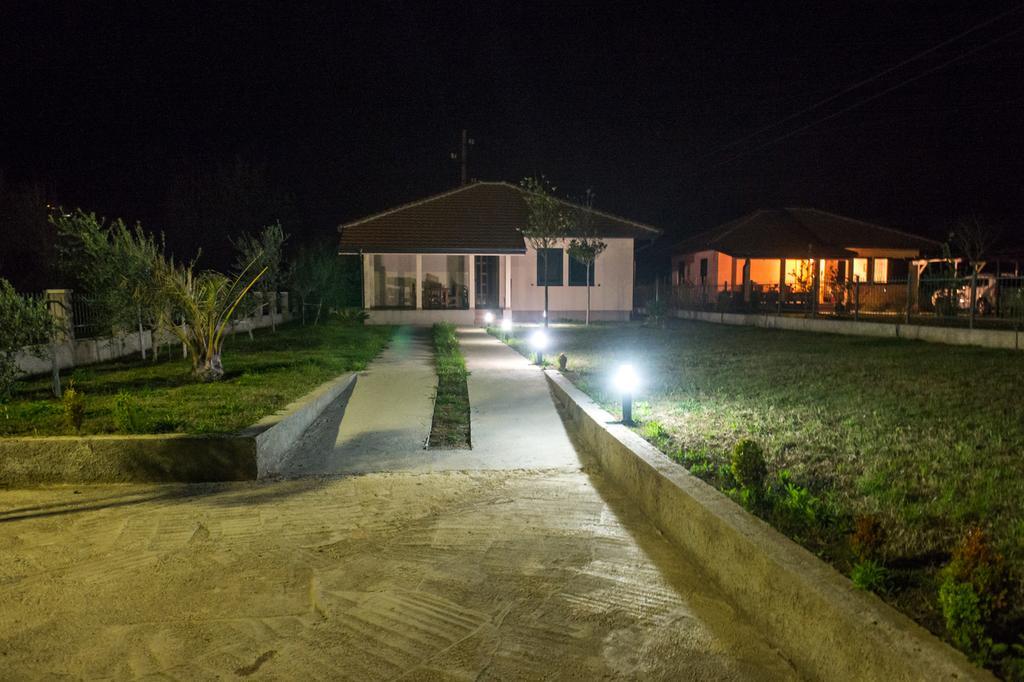 Guest House Radulovic Petrovac Exterior foto